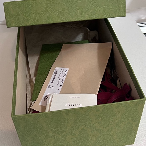 Gucci sneakers size 8.5 with all original packaging - Picture 8 of 15